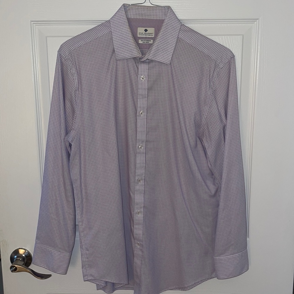 Ryan Seacrest purple men’s slim fit stretch no iron top. Size 32/33, Neck 16.